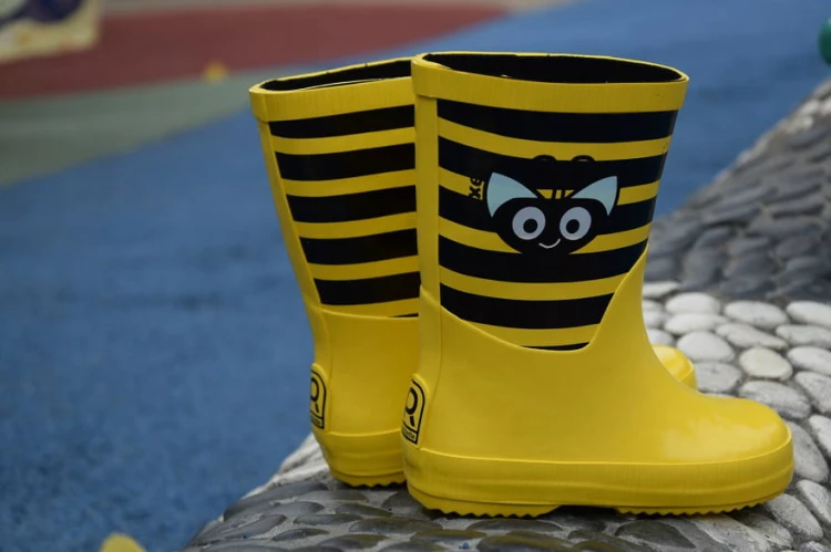 AXEL-JAUNE-SECONDARY-BOTTE-ENFANT.jpg